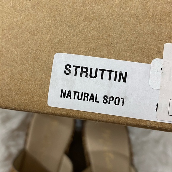 New! Matisse Struttin Natural Spot Wedge Sandal - Picture 9 of 9